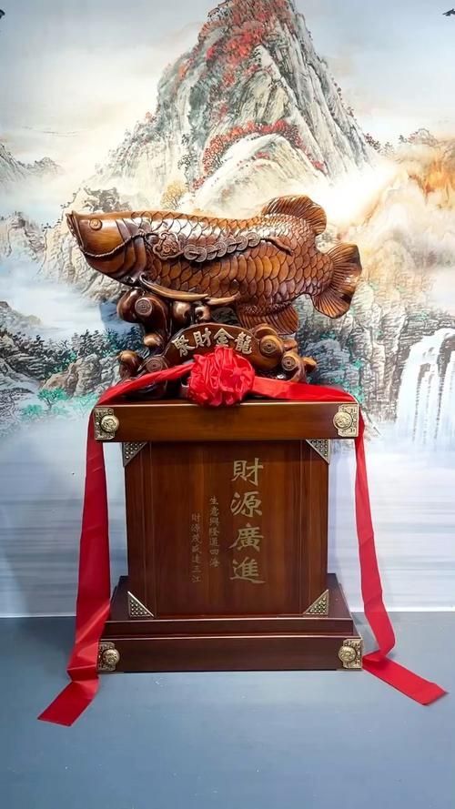 推薦一些適合擺放在客廳的招財龍魚圖片，客廳招財龍魚圖片推薦