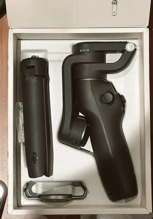 能否提供大疆和智云穩定器的實物圖片，大疆和智云穩定器哪個品牌更值得購買大疆和智云穩定器