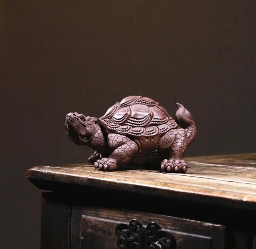 有哪些常見的龍龜材質(zhì)仿品，如何辨別真假龍龜