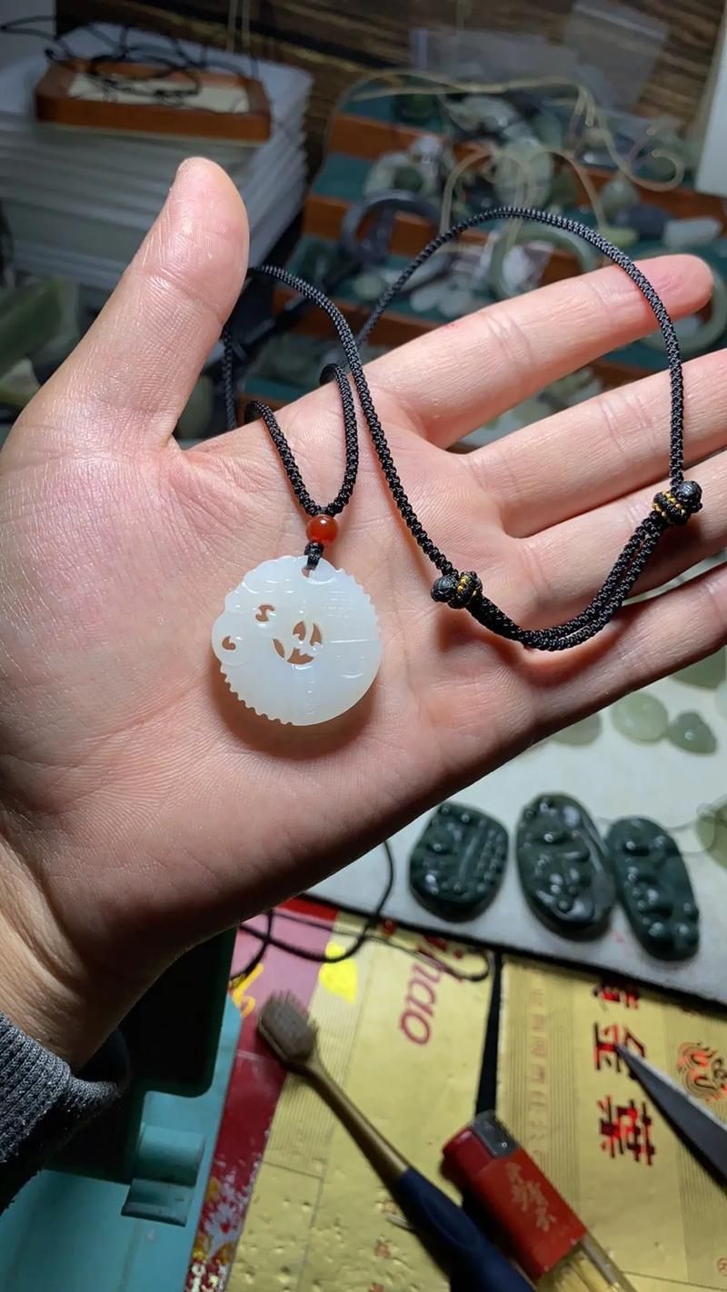 給我推薦幾款龍魚玉佩，幾款龍魚玉佩推薦