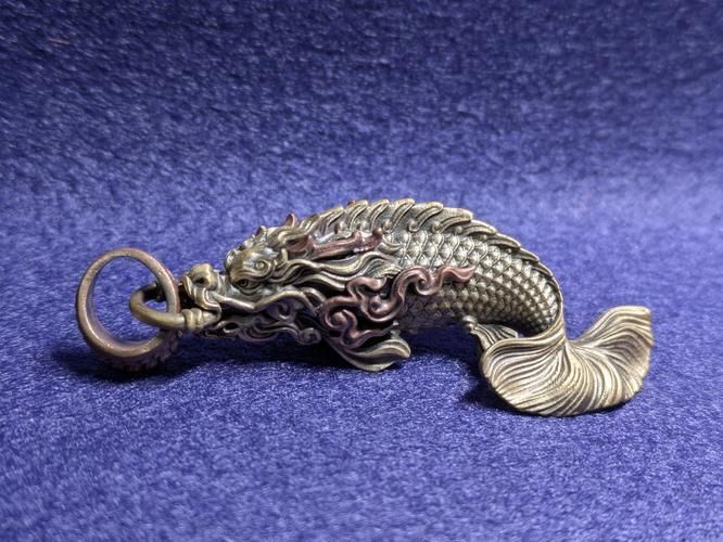 給我一些龍頭魚飾品的圖片，龍頭魚飾品有哪些款式