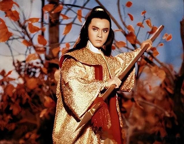 古龍小說有哪些經(jīng)典人物形象，《絕代雙驕》中哪個角色最受歡迎