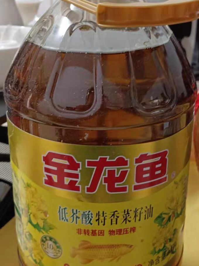 金龍魚菜籽油的價(jià)格范圍是多少？，金龍魚菜籽油價(jià)格因品牌、規(guī)格和購(gòu)買地點(diǎn)不同而有所差異