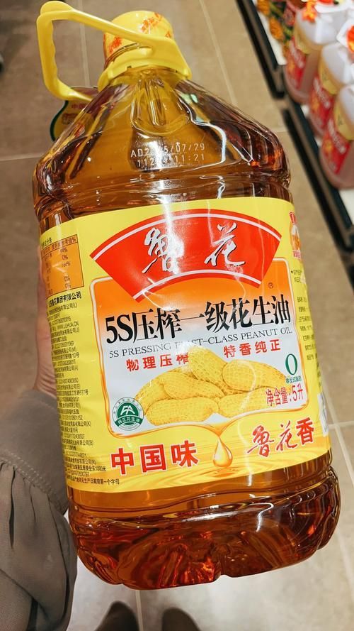 魯花油好還是金龍魚好，魯花油和金龍魚哪個更健康？