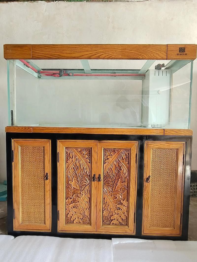 祥龍魚(yú)場(chǎng)是否提供龍魚(yú)缸的圖片？