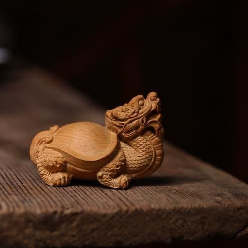 龍龜飾品有哪些款式，龍龜飾品以其獨特的文化象征和吉祥寓意在現(xiàn)代珠寶中占據(jù)一席之地