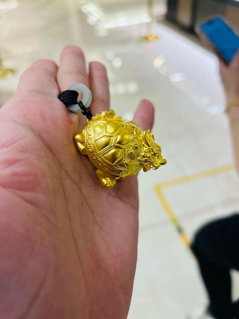 龍龜飾品有哪些款式，龍龜飾品以其獨特的文化象征和吉祥寓意在現(xiàn)代珠寶中占據(jù)一席之地