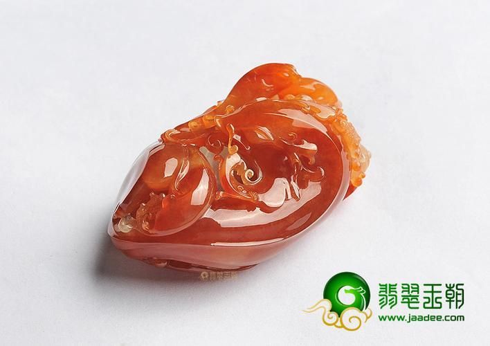 推薦幾款知名的龍頭魚玉擺件，“龍頭魚玉擺件”