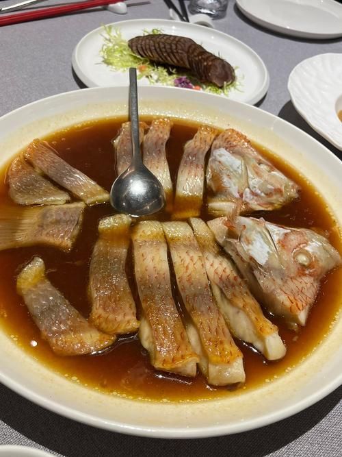 順德龍魚骨腩有哪些經典做法？，順德龍魚骨腩是一道經典的廣東菜，用戶要求詳解1000字