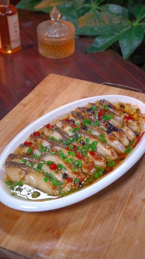 順德龍魚骨腩有哪些經(jīng)典做法？，順德龍魚骨腩是一道經(jīng)典的廣東菜，用戶要求詳解1000字