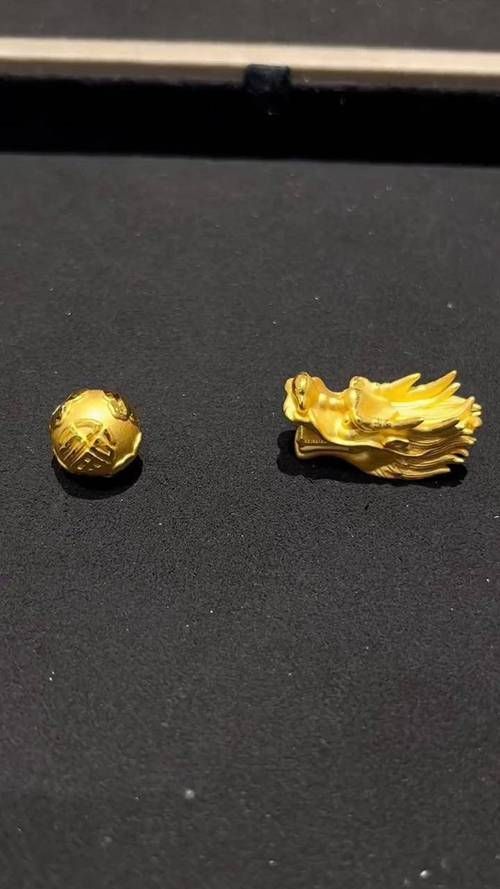 給我一些金龍金頭的圖片，金頭金龍魚的一般特點