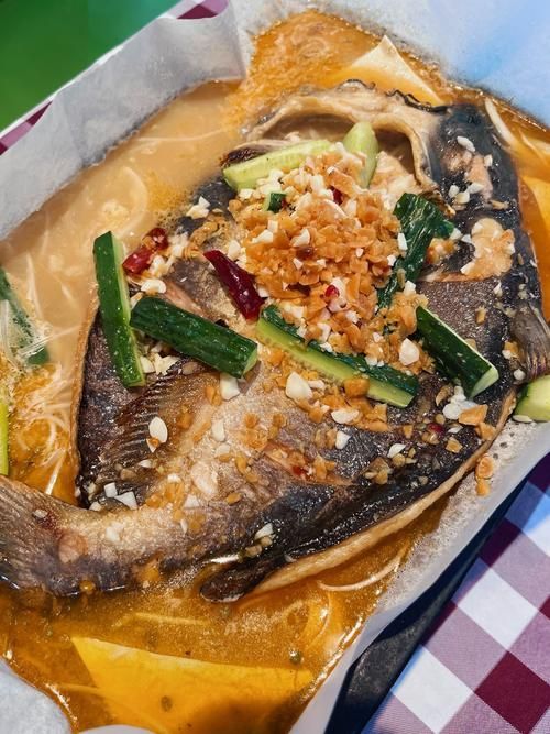 如何區(qū)分真假高背金龍魚烤魚？，———高背金龍魚烤魚“真假”