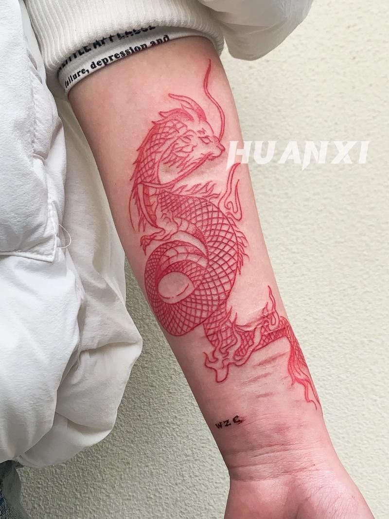 給我一些紅龍紋身的圖片示例，紅龍紋身的價格是多少
