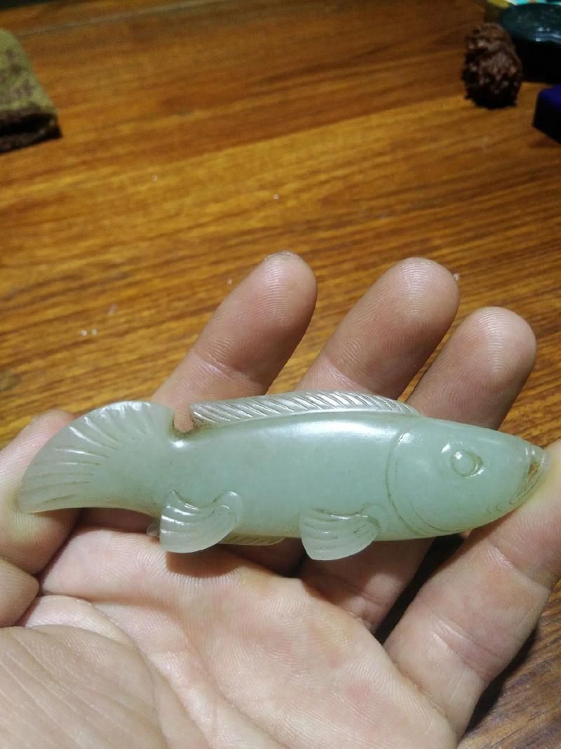 如何鑒別和田玉龍魚的真偽，和田玉龍魚的真偽鑒別