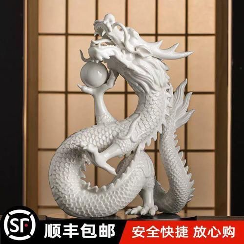 能否提供紅龍主題家居的圖片示例，紅龍主題家居圖片示例：紅龍主題家居的裝飾清單