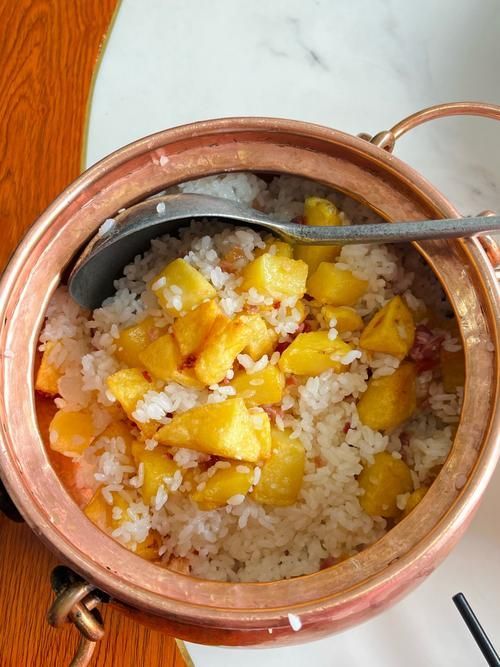 推薦一些廣龍魚飯店的特色小吃，廣龍魚飯店有哪些招牌菜？