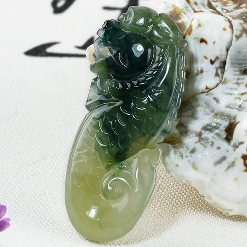 龍頭魚吊墜哪個材質(zhì)最好,和田玉龍頭魚吊墜的選擇