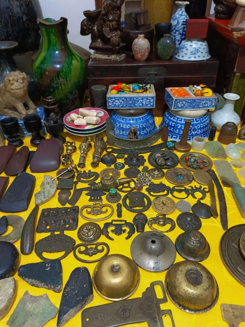 能否提供更多古玩市場老物件的圖片，古玩市場老物件圖片，能否提供更多古玩市場老物件圖片