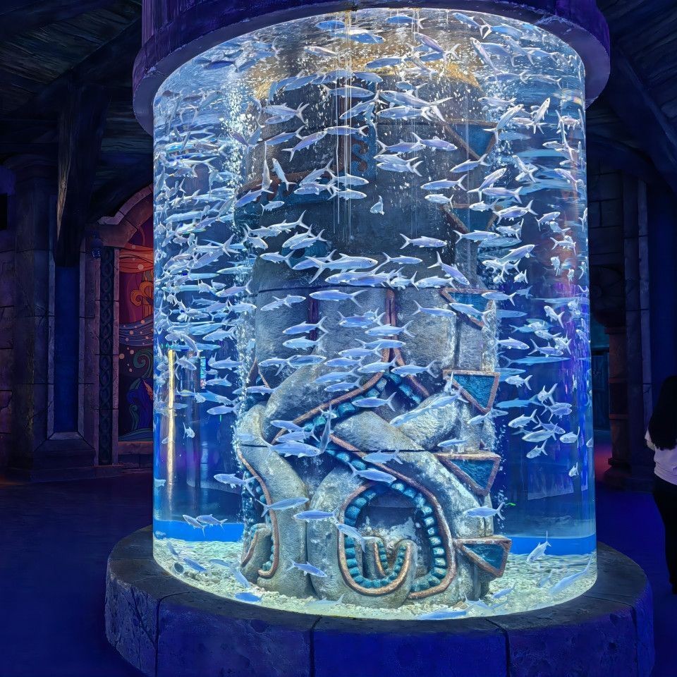 三亞魚缸定做，三亞大型亞克力魚缸定做