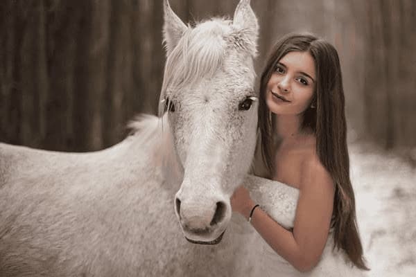 金龍魚與紅龍魚的價格在1000～1500元左右，過背金龍魚的價格在1000～ 金龍魚與紅龍魚的價格在1000～1500元左右，過背金龍魚的價格在1000～ 金龍魚百科 第1張