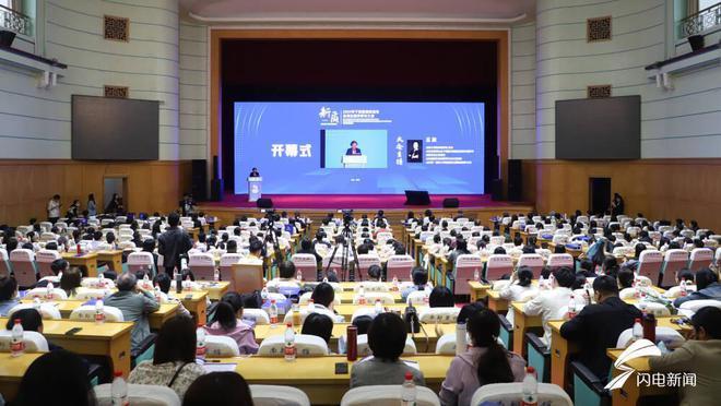 魚(yú)缸需要曬太陽(yáng)嗎（養(yǎng)魚(yú)的時(shí)候能不能把魚(yú)放到太陽(yáng)下曬啊）