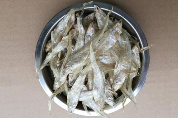 毛魚學名叫什么，安徽巢湖毛草魚干你吃過嗎網易長頜鱭,刀鱭,