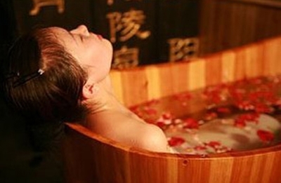 紅龍魚的尾巴怎么越養(yǎng)越大：紅龍魚尾巴如何越養(yǎng)越大