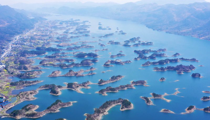 拐子湖龍魚店，“拐子湖龍魚店”坐落于內(nèi)蒙古阿拉善盟額旗東南部的拐子湖附近