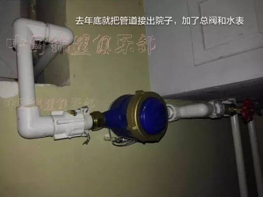 魚缸里放石頭的好處是什么，魚缸里放石頭好處在哪里：魚缸放石頭有什么好處？