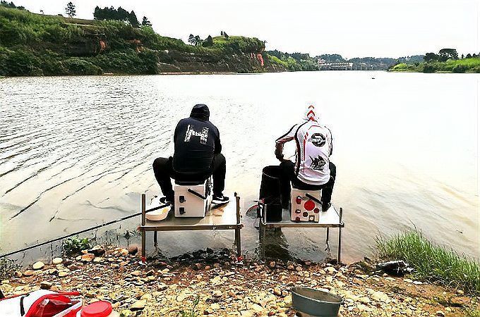 狂龍魚具是雜牌嗎：獻(xiàn)縣狂龍斬戈漁具廠