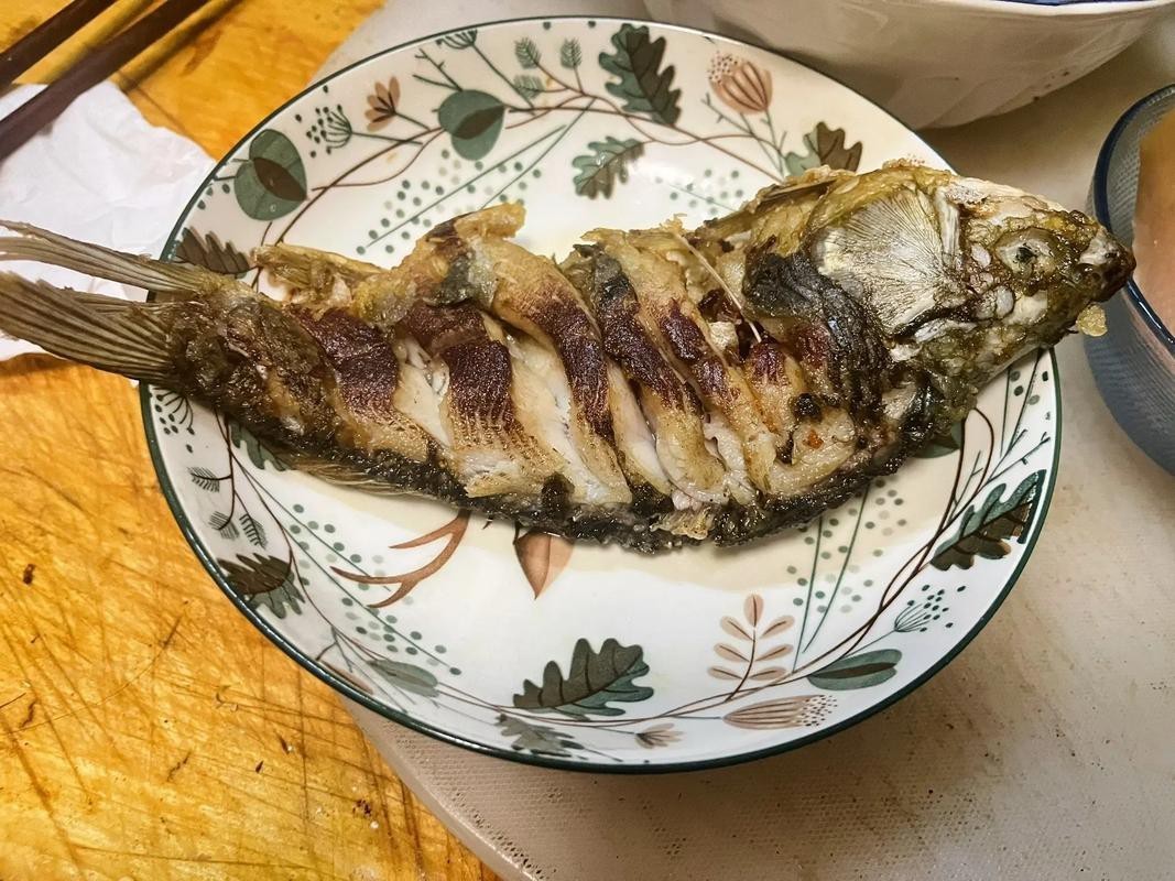 上供魚頭朝向正確圖：上供時魚頭朝向的禮儀規范