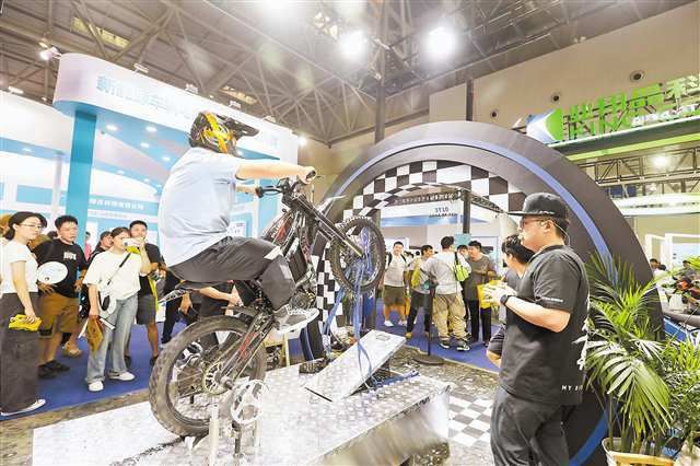 摩托車品牌創(chuàng)新技術(shù)展示【中國(guó)摩博會(huì)12款重磅新車揭秘:技術(shù)革命與價(jià)格風(fēng)暴誰(shuí)主沉浮摩友分享】 龍魚(yú)百科 第5張 摩托車品牌創(chuàng)新技術(shù)展示【中國(guó)摩博會(huì)12款重磅新車揭秘:技術(shù)革命與價(jià)格風(fēng)暴誰(shuí)主沉浮摩友分享】 摩托車品牌創(chuàng)新技術(shù)展示【中國(guó)摩博會(huì)12款重磅新車揭秘:技術(shù)革命與價(jià)格風(fēng)暴誰(shuí)主沉浮摩友分享】 龍魚(yú)百科 第5張