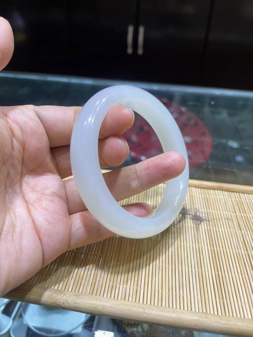 8000萬羊脂玉圖片【8000萬級羊脂玉的收藏價值與鑒別】 8000萬羊脂玉圖片【8000萬級羊脂玉的收藏價值與鑒別】 龍魚論壇 第1張