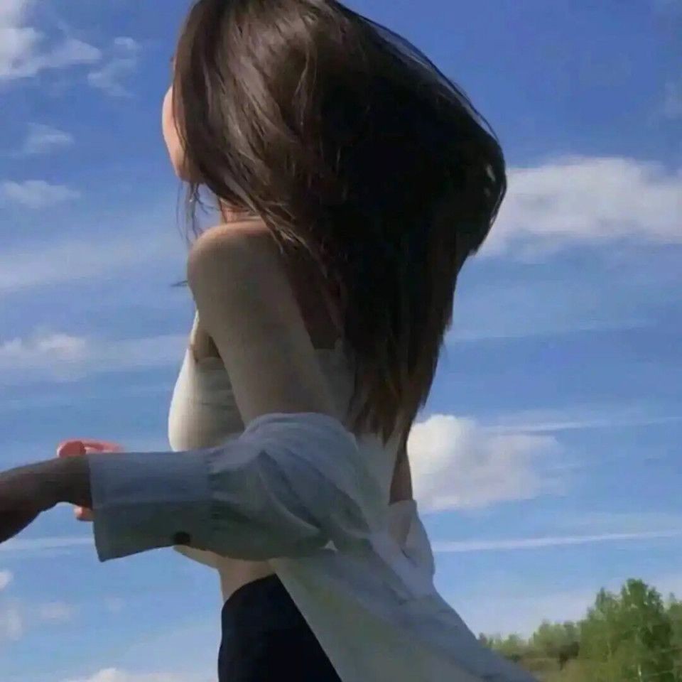 招財貓和龍魚混養的好處【招財貓與龍魚混養具有諸多益處，】