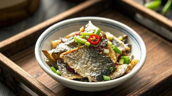 魔鬼魚皮為何要慎重購買【“魔鬼魚皮”即蝠鲼的皮，因其獨(dú)特外觀常被用于制作皮具等產(chǎn)品】 魔鬼魚皮為何要慎重購買【“魔鬼魚皮”即蝠鲼的皮，因其獨(dú)特外觀常被用于制作皮具等產(chǎn)品】 龍魚百科 第1張