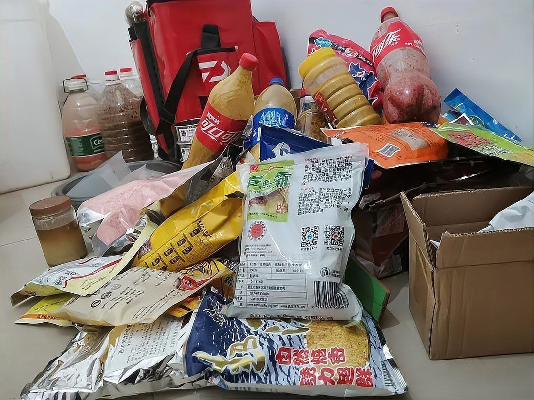 金龍鯽魚餌料套餐【金龍鯽魚餌料套餐專為垂釣愛好者精心設計】