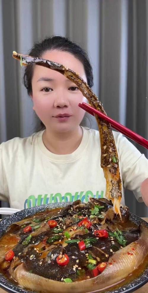魔鬼魚吃人的照片【“魔鬼魚吃同事”事件實為誤傳，海洋館回應稱是誤食】 魔鬼魚吃人的照片【“魔鬼魚吃同事”事件實為誤傳，海洋館回應稱是誤食】 龍魚百科 第24張