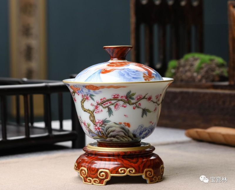 魚化龍紋飾在瓷器上的應用【魚化龍紋飾在瓷器上的應用——魚化龍紋飾】