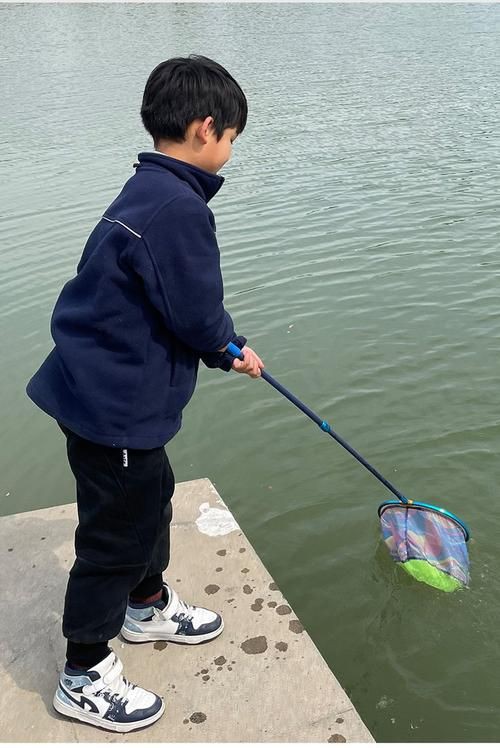 撈魚網兜圖片【《撈魚網兜圖片》】