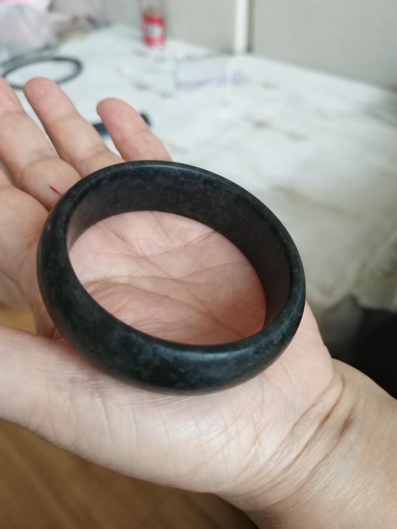 1500萬一克的墨玉圖片，1500萬一克的墨玉是真的嗎？