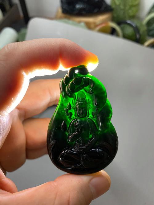 1500萬一克的墨玉圖片，1500萬一克的墨玉是真的嗎？