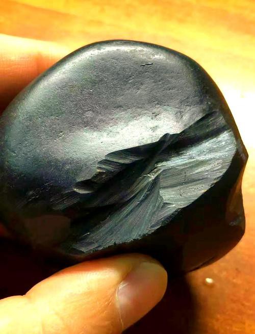 1500萬一克的墨玉圖片，1500萬一克的墨玉是真的嗎？