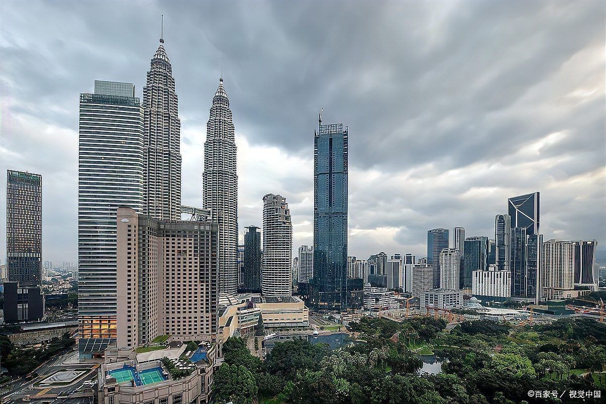 馬來西亞旅游景點排名前十【馬來西亞十大必去景點排名前十的景點包括吉隆坡標(biāo)志性建筑雙子塔】