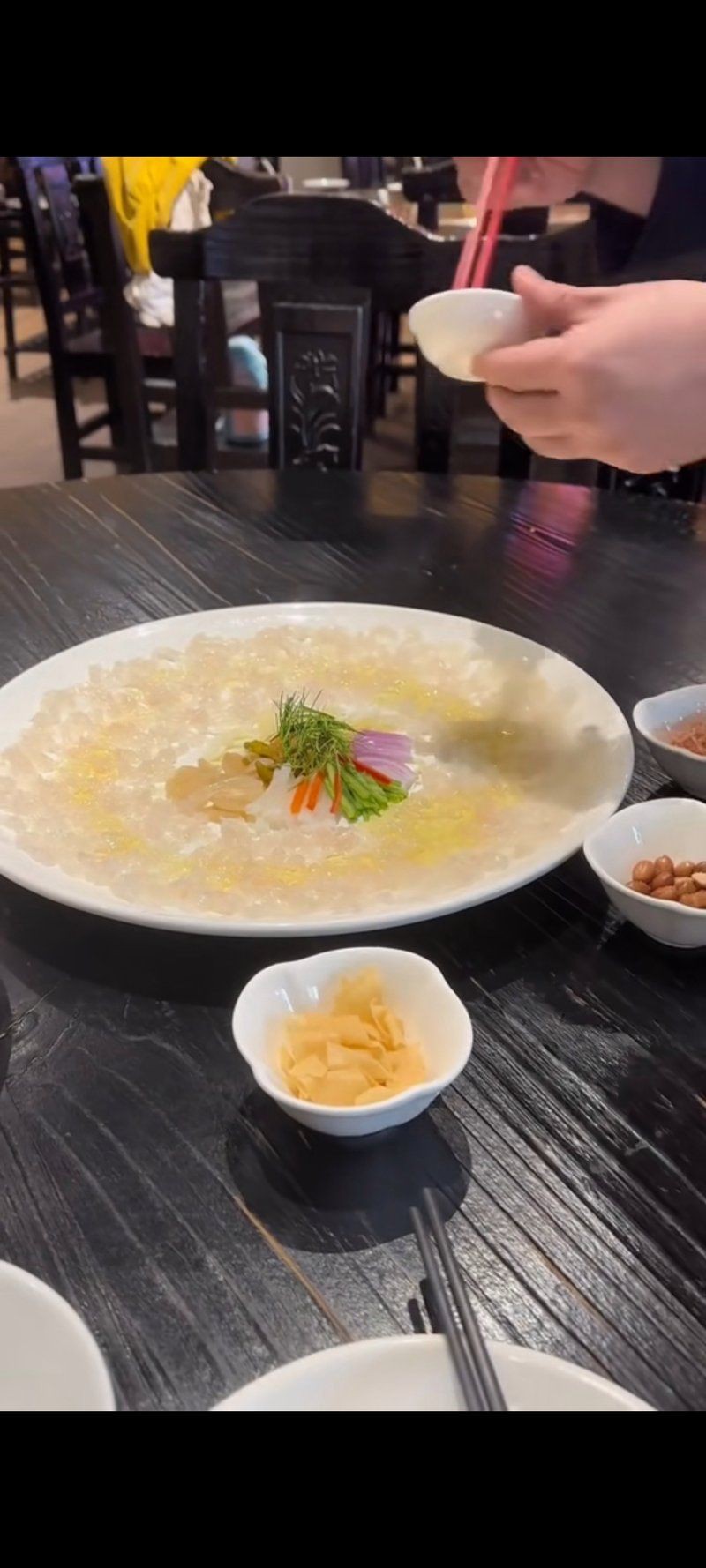 魚真菌病會傳染給人類嗎？【澎湃新聞,幼童摸魚面臨截肢風險,罪魁禍首竟是它】