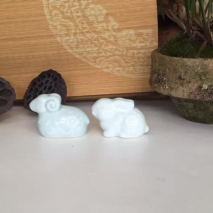 瓷器擺件工藝品【《瓷器擺件工藝品》瓷器擺件工藝與現代美學的完美交融】