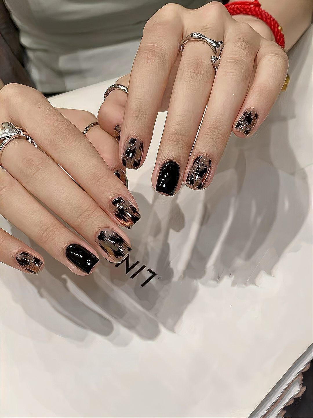 滿鉆短甲圖片，滿鉆短甲圖片展現了多種風格