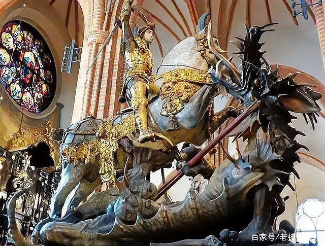 紅龍?jiān)诓煌幕械脑⒁猓袊埖男蜗鬄楹闻c其他文化中的龍不同