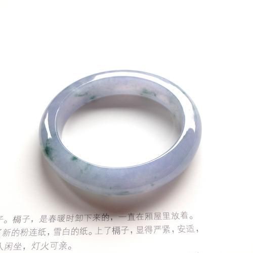 糯冰種翡翠手鐲圖片欣賞，糯冰種翡翠手鐲