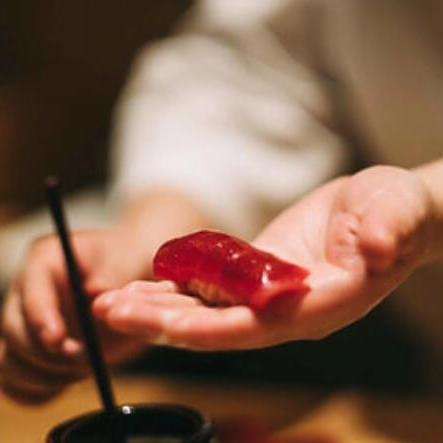 希拉穆龍魚店，希拉穆龍魚店是為你生成的一段關于“希拉穆龍魚店”的摘要