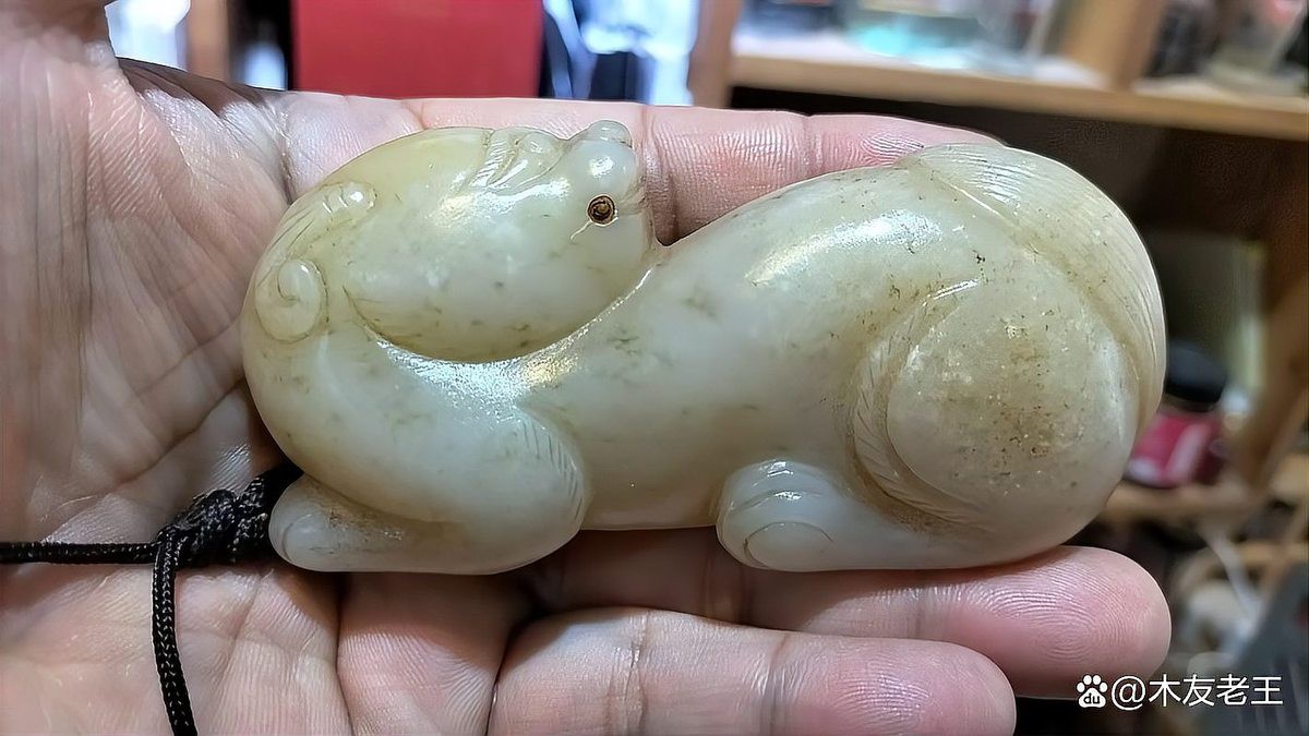 如何欣賞和鑒別玉石金龍魚雕刻的真偽，玉石金龍魚雕刻兼具藝術價值與收藏意義與收藏意義